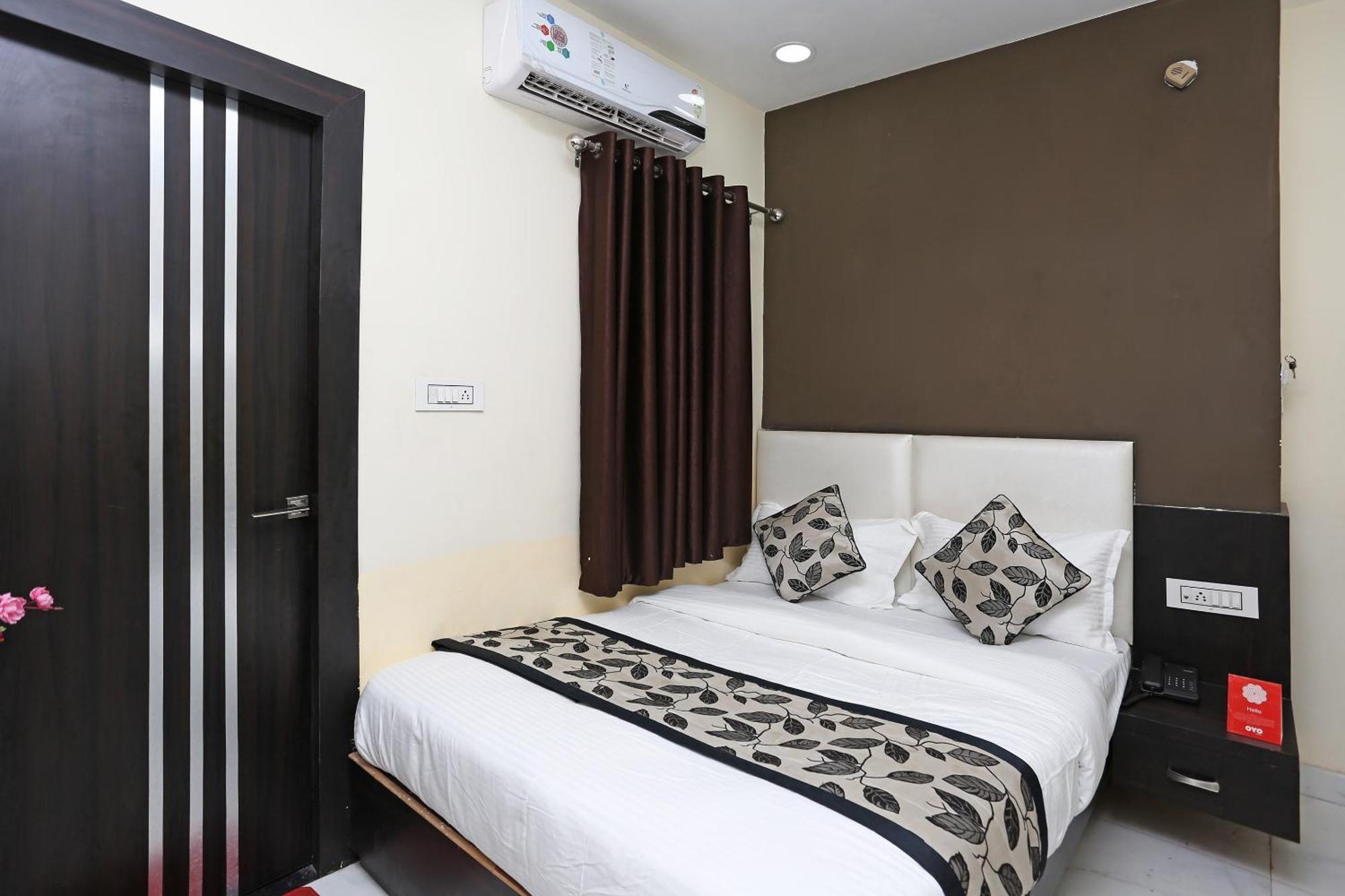 Collection O 10589 Laxmi Guest House Gwalior Extérieur photo